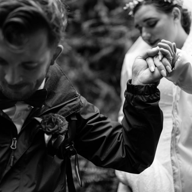 pacific-northwest-waterfall-elopement-oregon