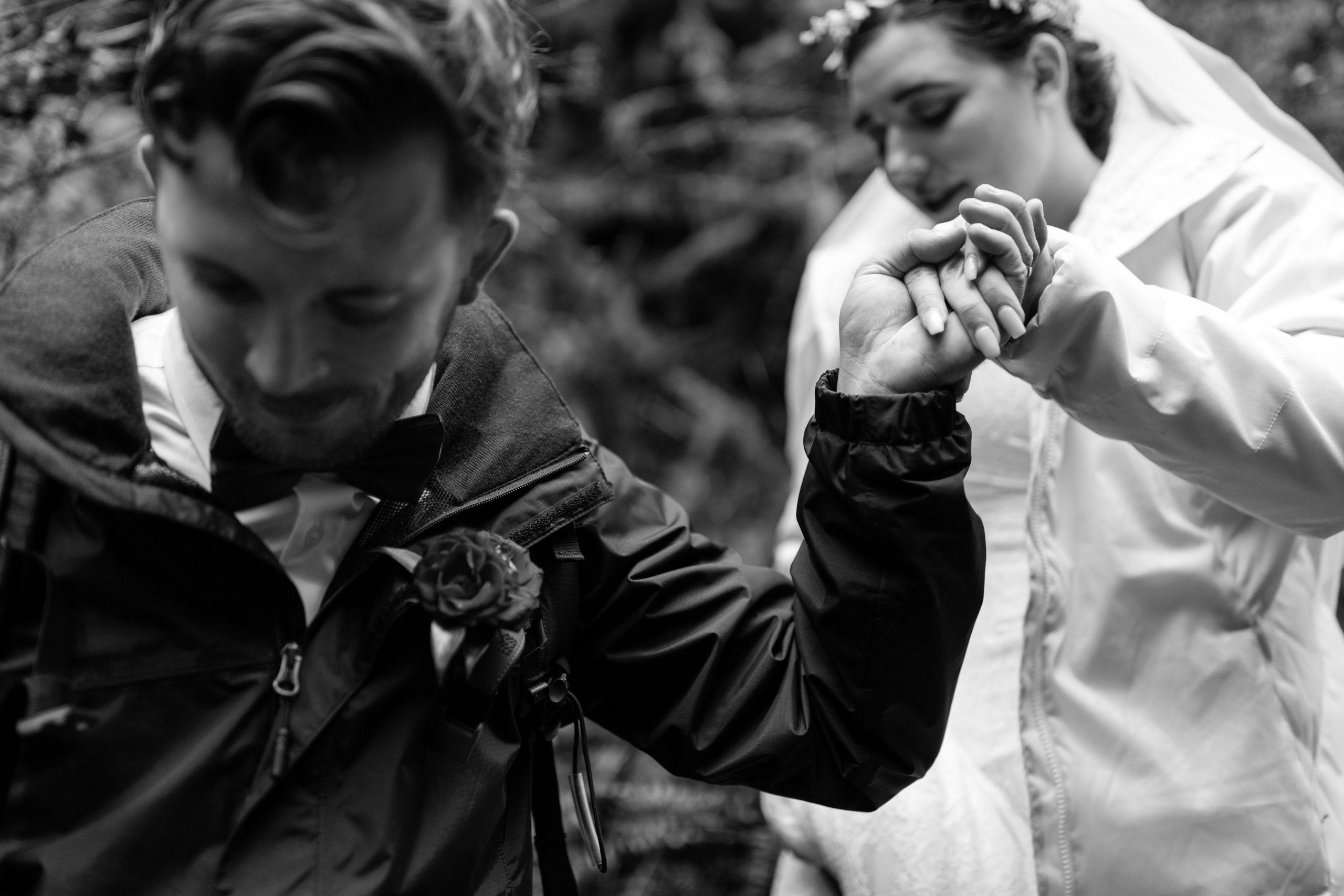 pacific-northwest-waterfall-elopement-oregon