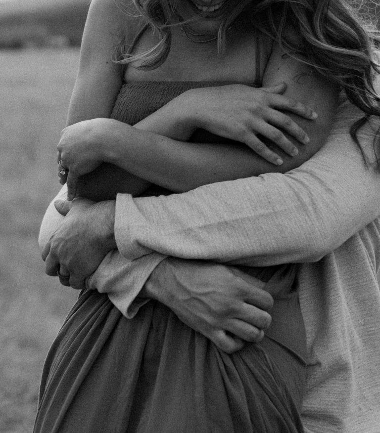ali-rae-photography-pnw-columbia-river-gorge-couples-session-95